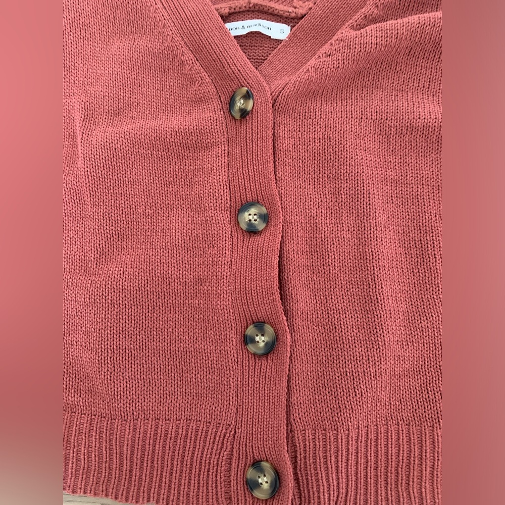Moon & Madison Cropped Cardigan - Picture 4 of 5